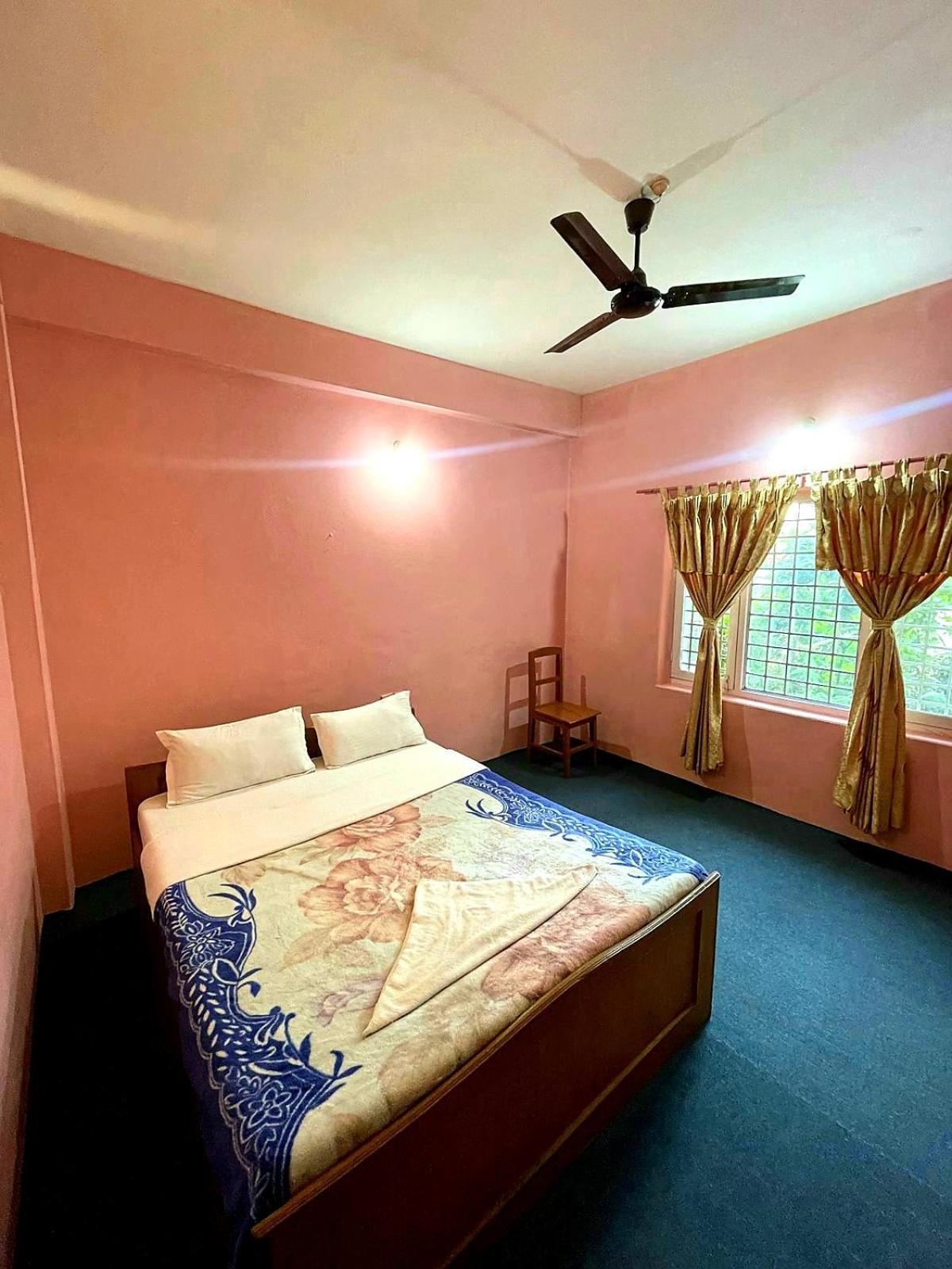 Hotel Village Inn Pokhara Room photo